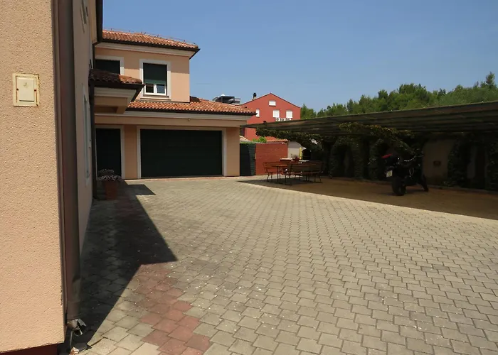 - Diklo 5774d Apartment